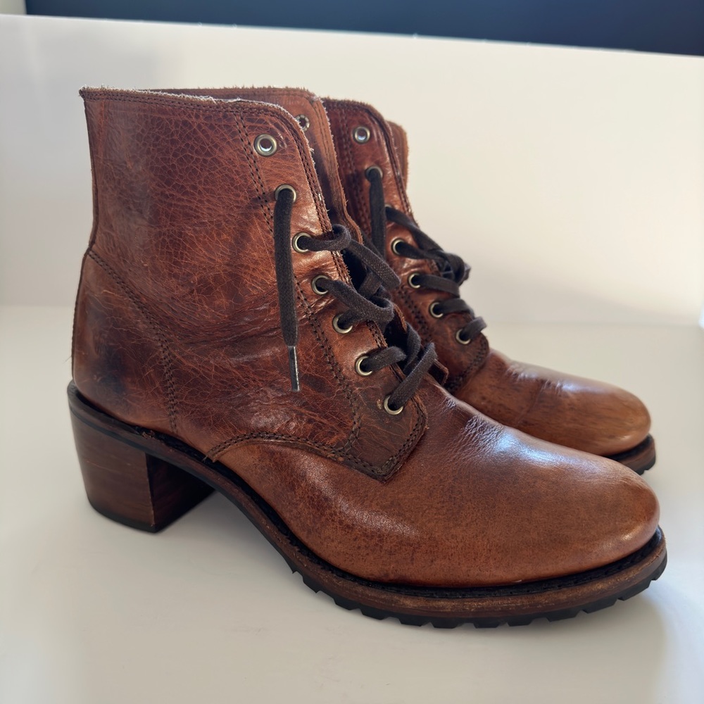FRYE BOOTS, SIZE 11, PRE-OWNED.